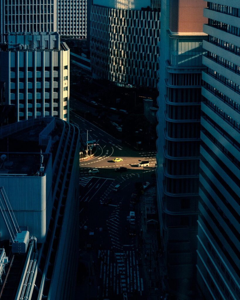 大阪での浮気調査を依頼する探偵の料金はどのくらい？